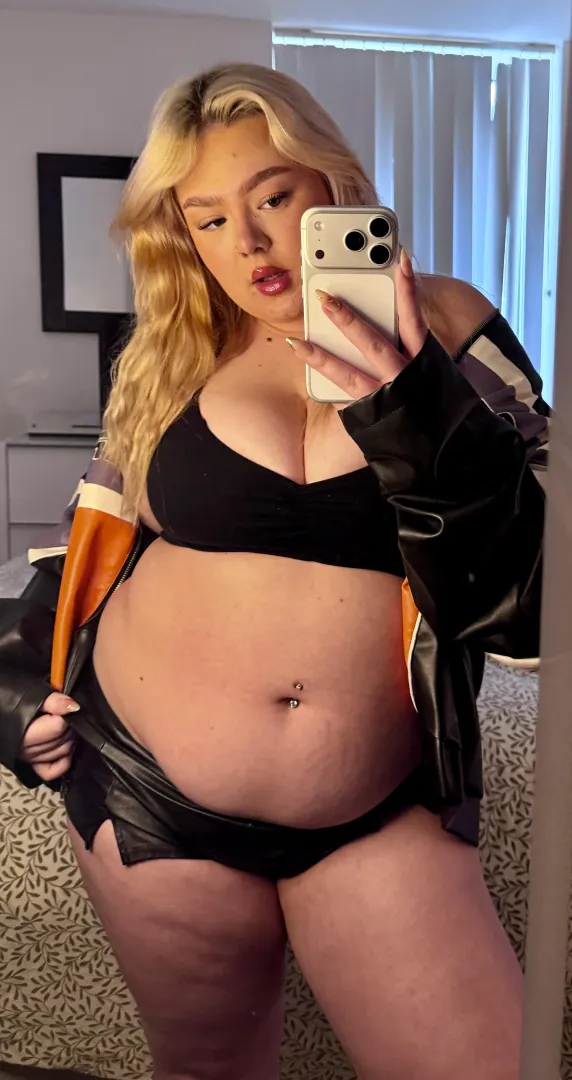 i think I’ve gotten a little bigger… posted by CurvyKc1