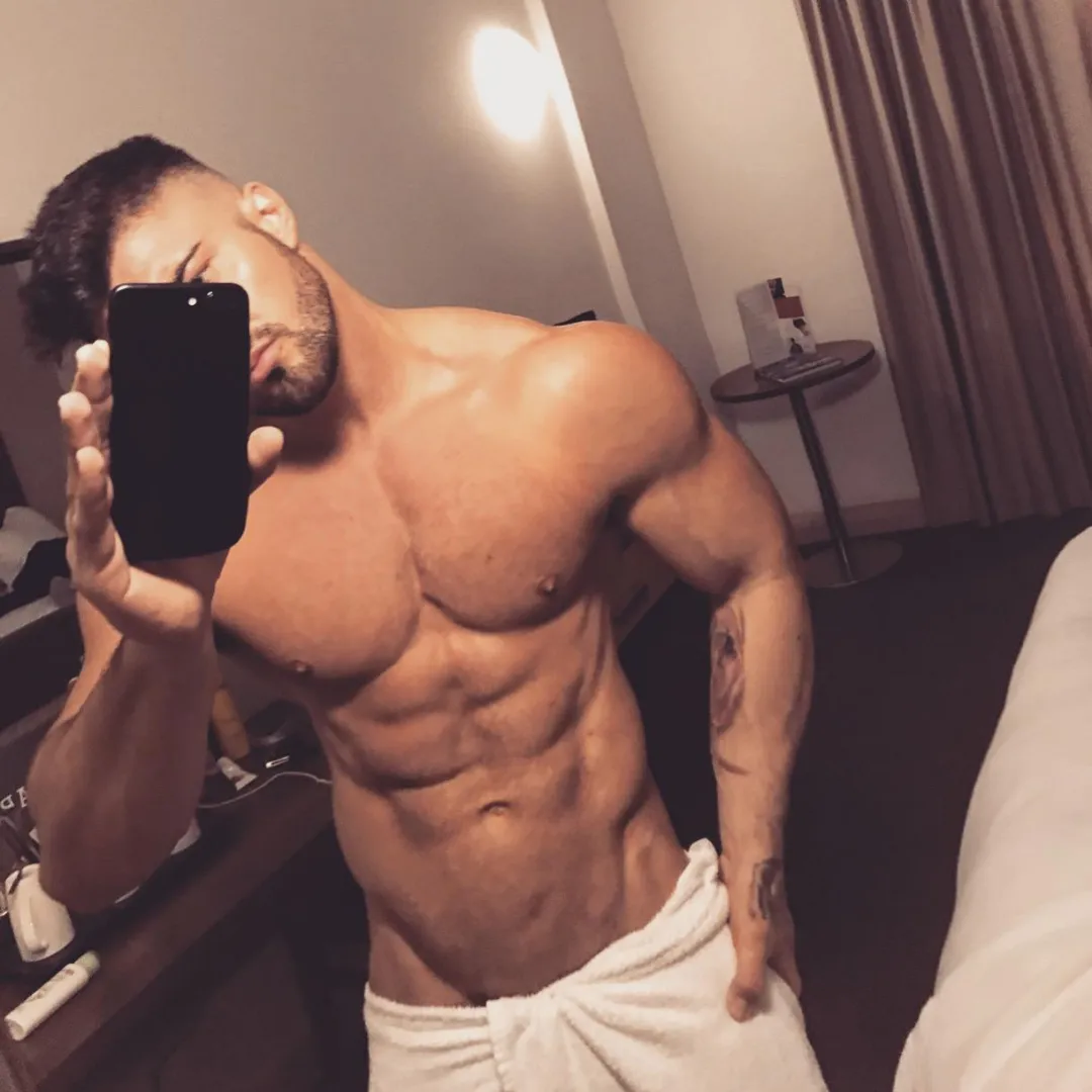 I took a hot photo for you posted by ChaosLoaf495