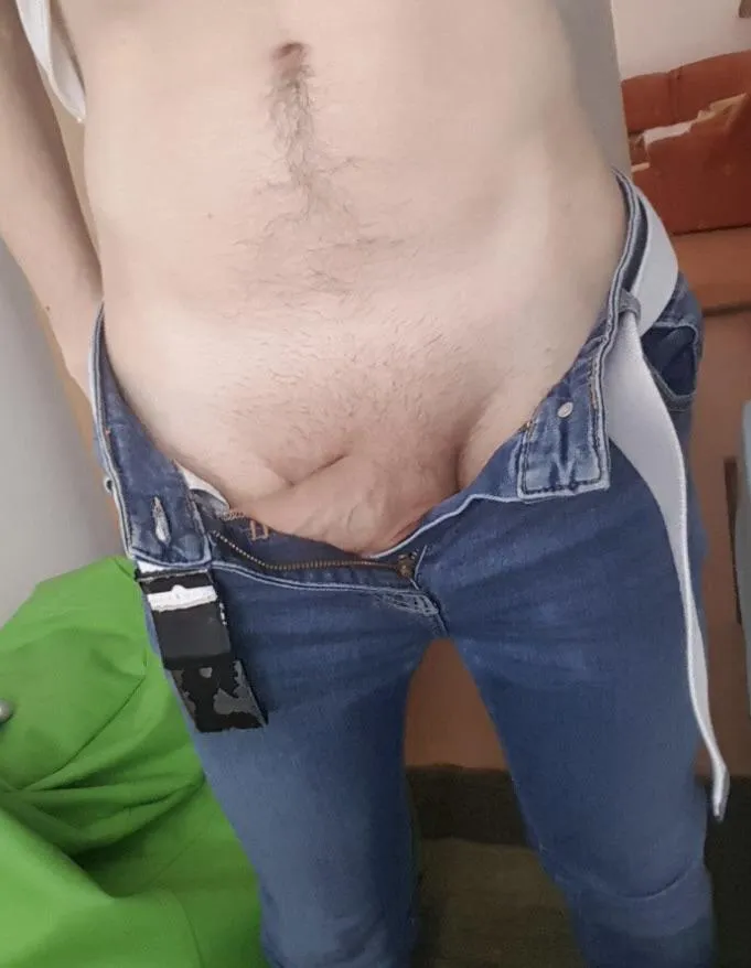 I tried wearing my jeans without underwear today. I think I like it! posted by hatchmj