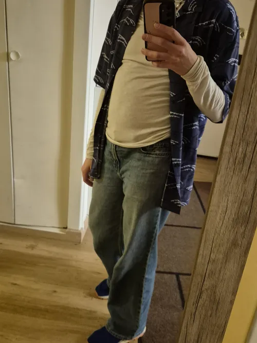 I used to wear this top to show my abs lol by Busy_Copy_912