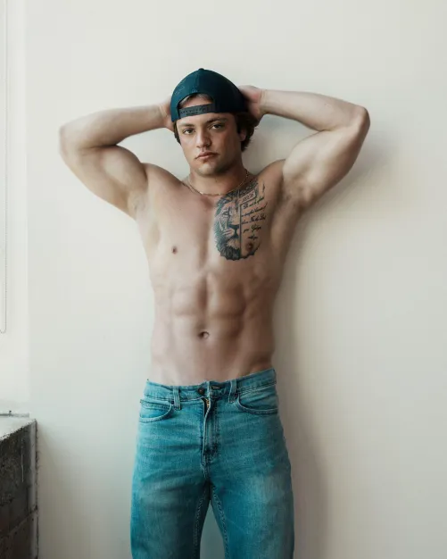 I wanna shove someone's face in these pits by softthistle_