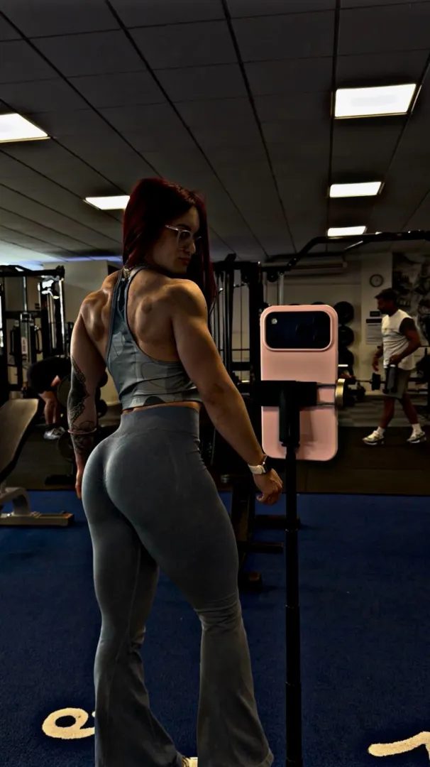 I want a real man's opinion...does this turn u on? posted by chezypretty