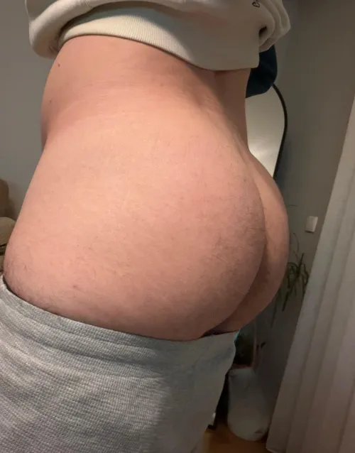 I want the warmth of your face on my ass. by polyphemus8