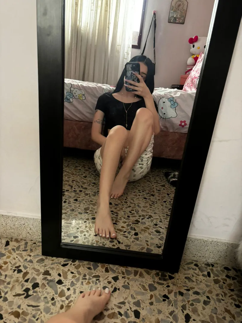 I want to feel your hot cum running on my body! size 4.5 posted by missprincesscat