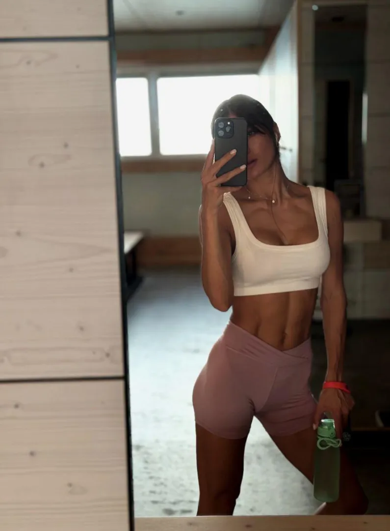 I want to feel your warm cum dripping down my washboard abs posted by blondecutie1234