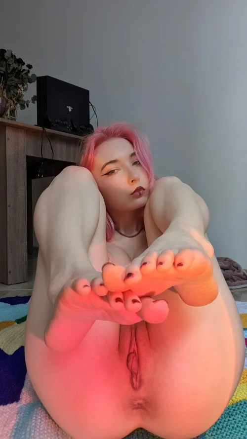 I want to know what you think of my pussy, be honest! by gnuepla