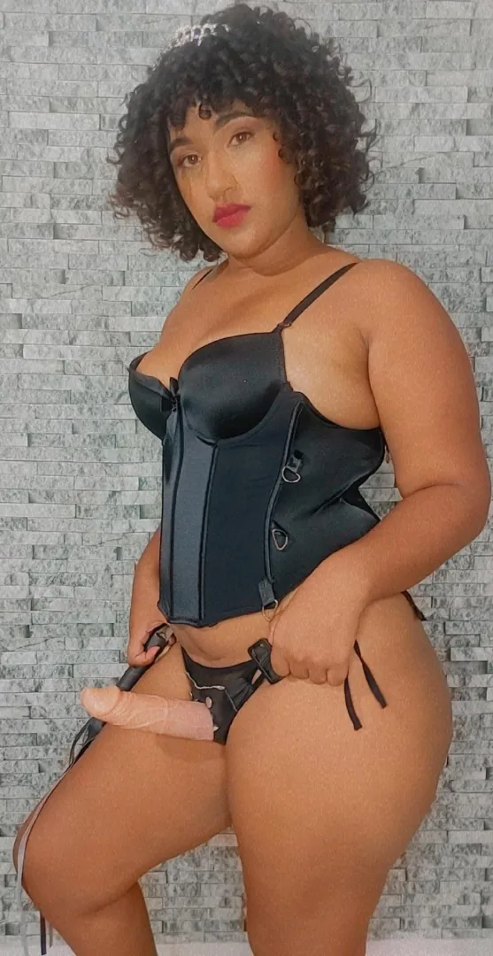 I want to peg a slave, where are you from? Kik chocosweet23, sn*p arisweet69   posted by Angiehot69