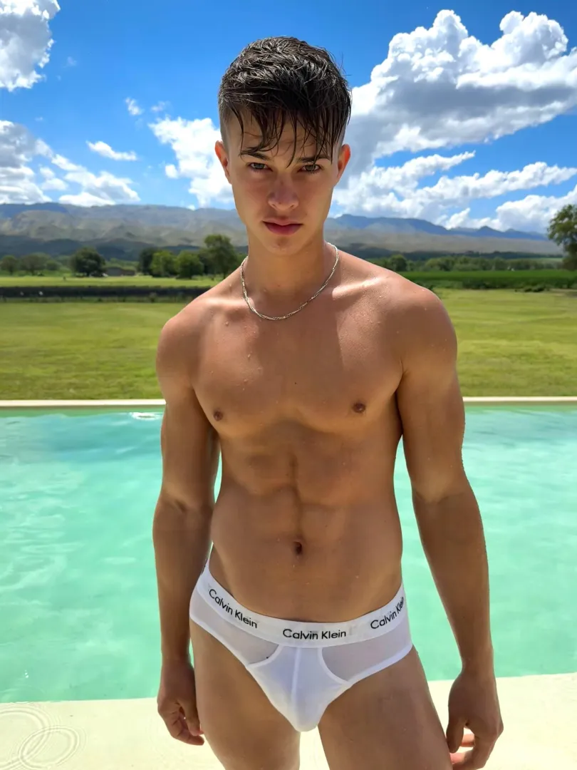 I want to play in the pool posted by nova-ashwood