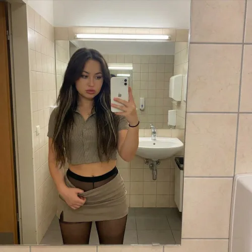 I want to sign the names of everyone who signs up for free off on my body. by Impressive-Name4115