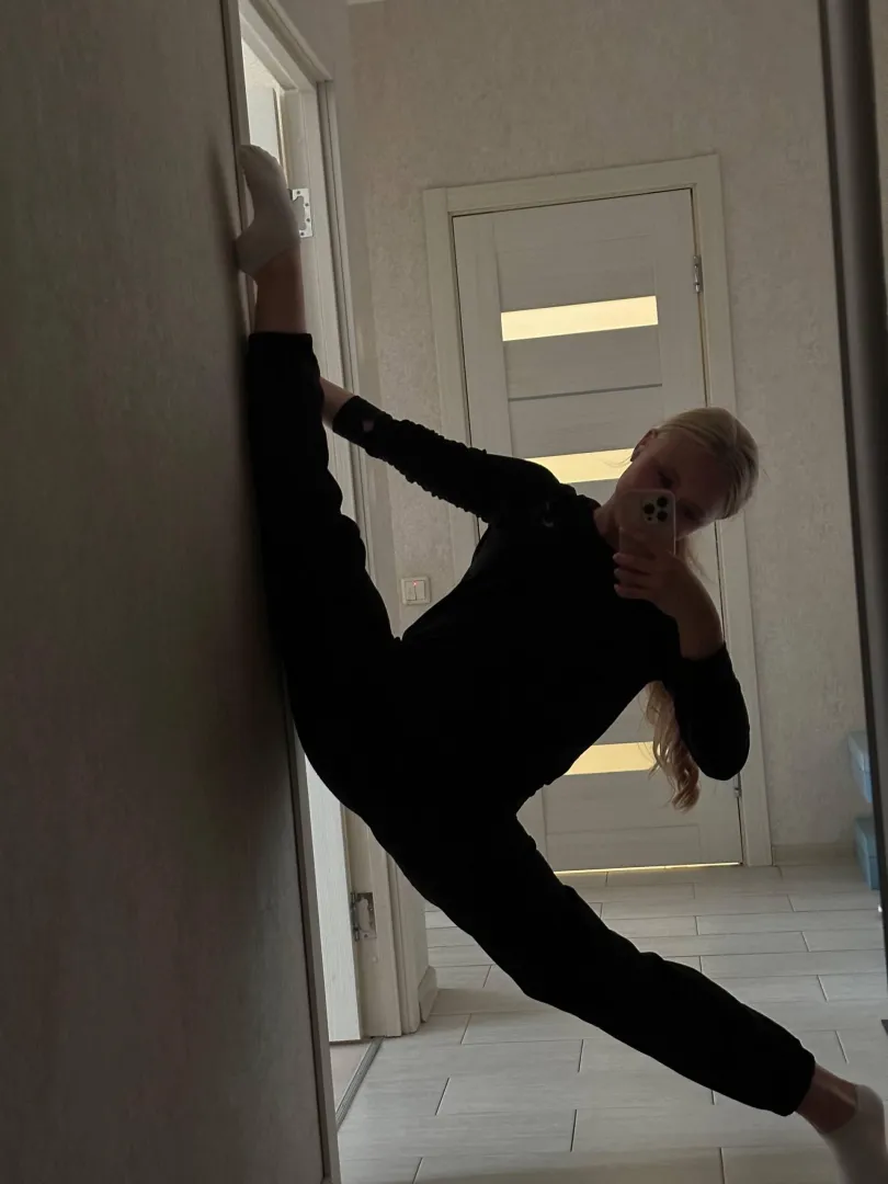 I want you to admire (oc) posted by Miabllueye