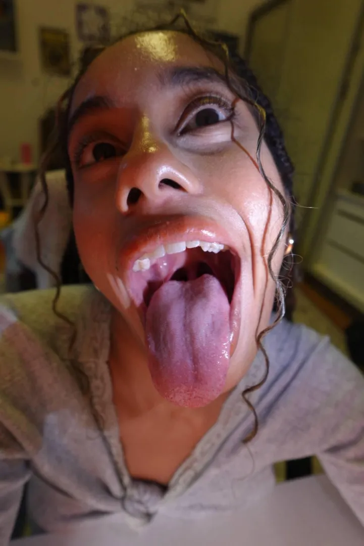 I want you to be my dinner little one!{f} posted by nadiabellygirl