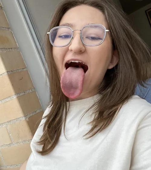 I want you to enter my mouth! by MaryGolding19