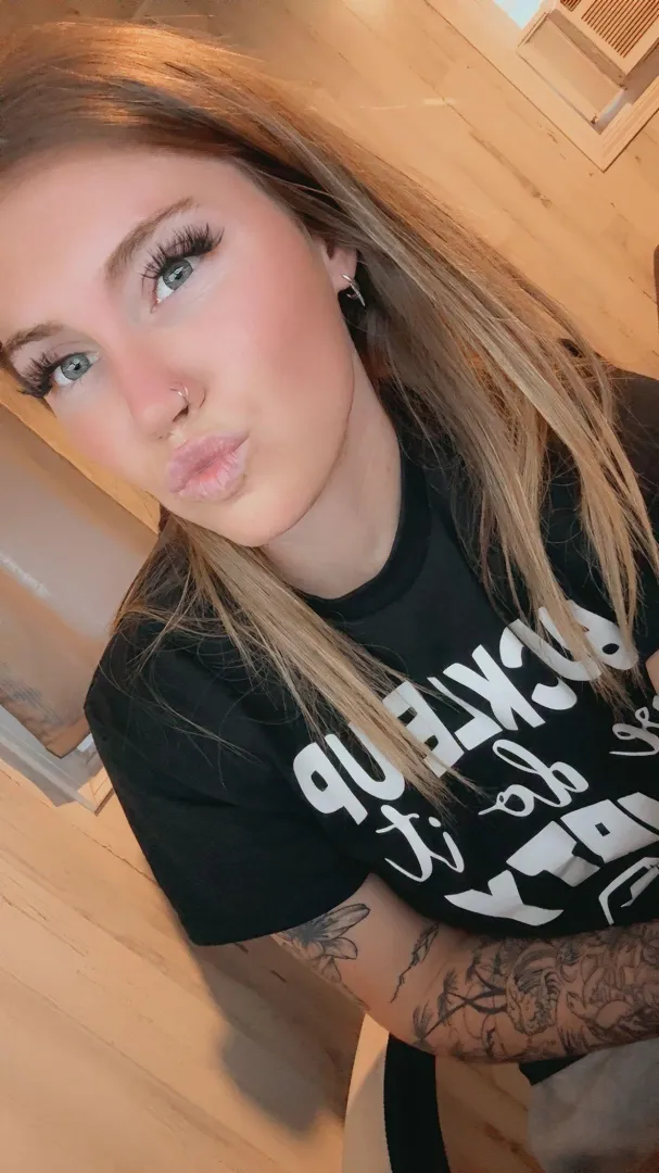 I will jump on your d*, daddy, but firstly face, deal? posted by SweetEchloXO