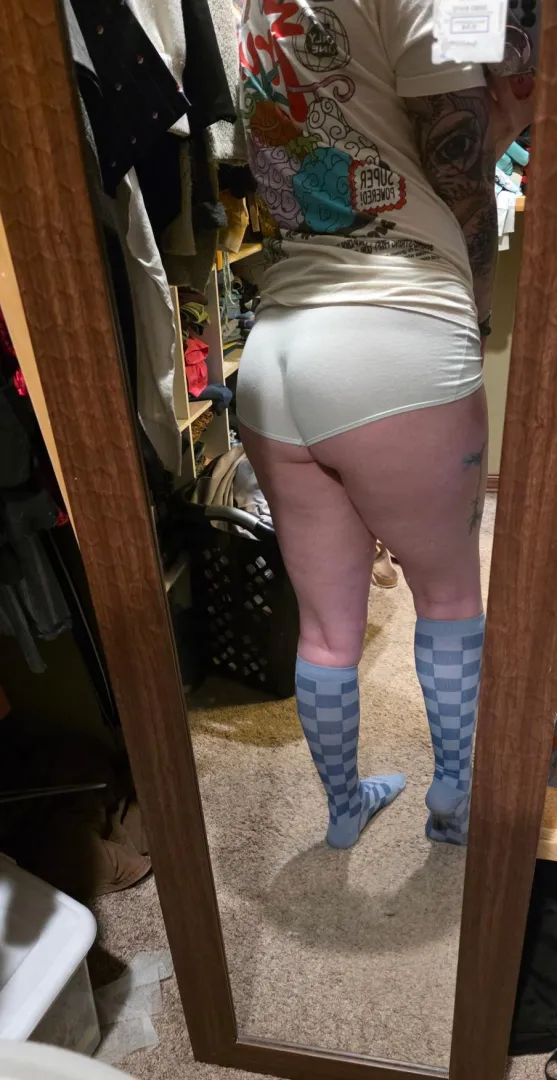 I woke up late for work would you come over if I called in? posted by Thefeetgoddesss