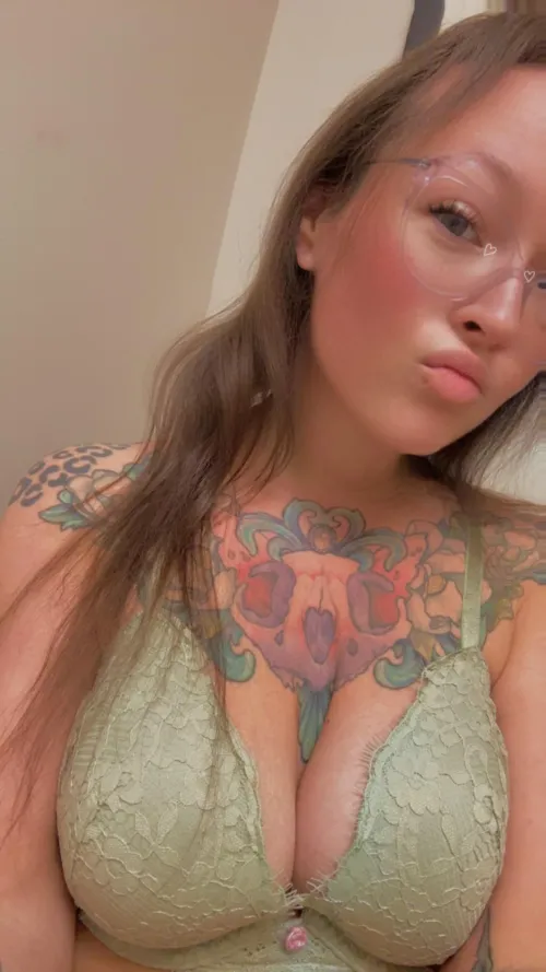 I wore green today  by xbabyxghoulx