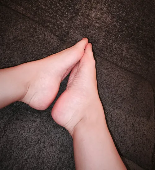 I would like a massage by Missmilyfeet