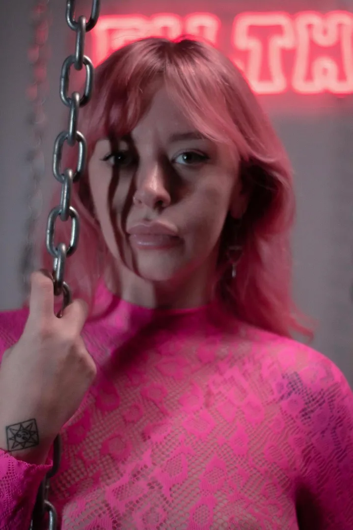 I would love a regular filming sub for sessions in London - preferably one morning per week, can be masked and can handle forced consumption/more extreme sessions. Tribute in description; please get in touch ASAP! posted by Princess_mummy