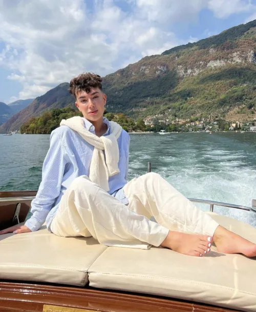 I would love to suck his white toes  by Old_Raisin_231