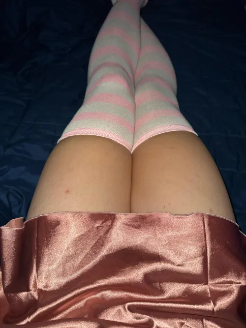 Ich brauche einen Kopf zwischen meinen Schenkel ☺️ by Iamyourellaaa