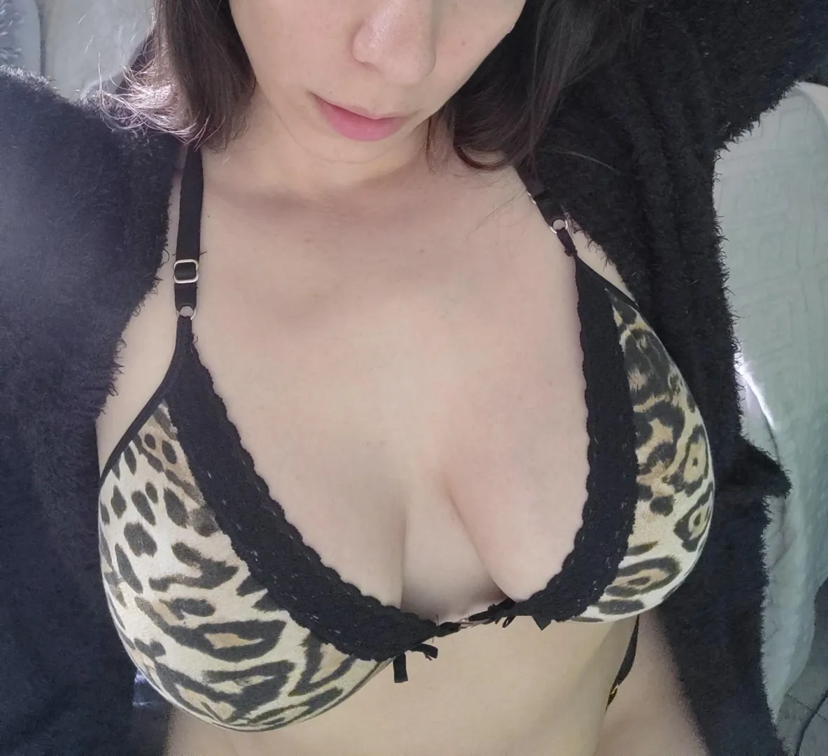 I’d look up at you like I’m innocent while doing exactly what you want, baby posted by dafnecute69