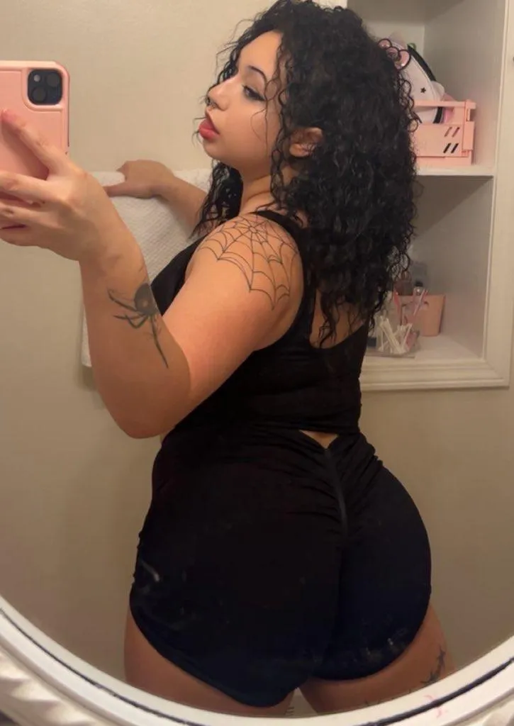 Idc that my booty in these shorts make you leaky keep edging posted by angelbella111