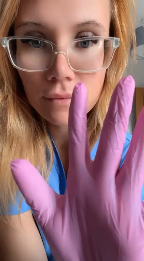 If I leaned in close and whispered ‘open wider’… what’s your next move? by nursebunnyxo