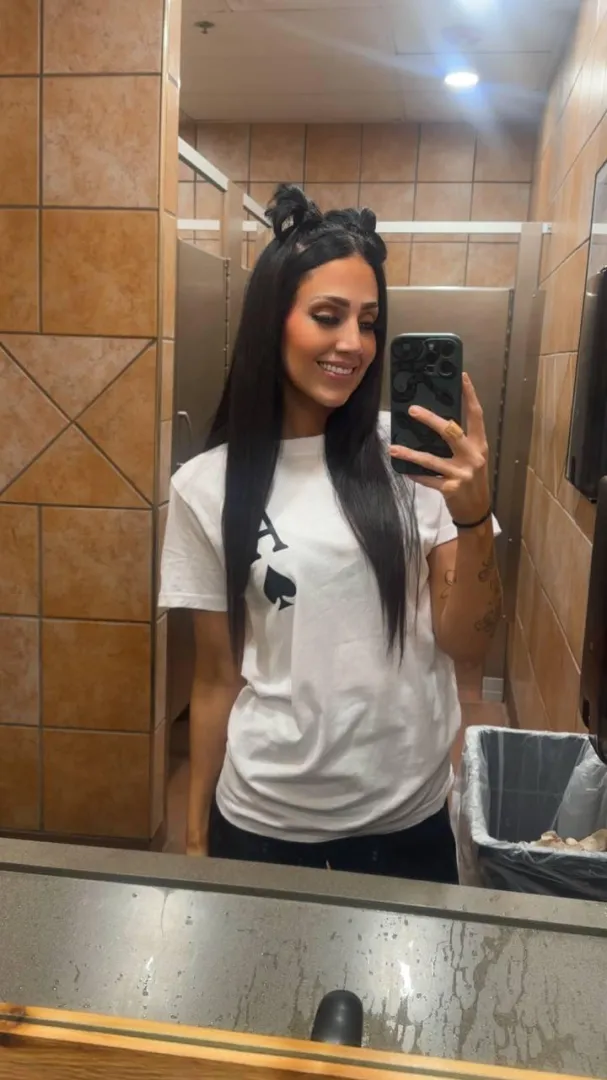 if I offered, would you be willing to suck my 31yo mom tits? posted by ChloeJadeOnly