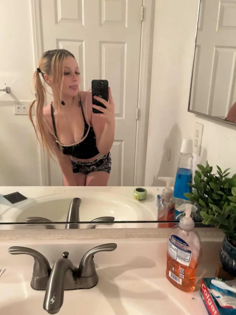 If I was your daughter would you let me dress like this in public? posted by Unfair-Wolverine-113