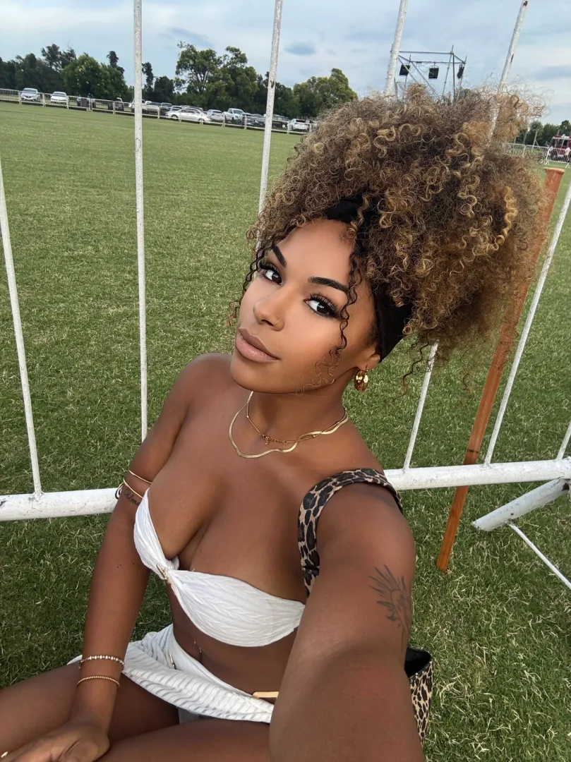 If I wear this on our first date, what would u do? posted by DingDongDarling69