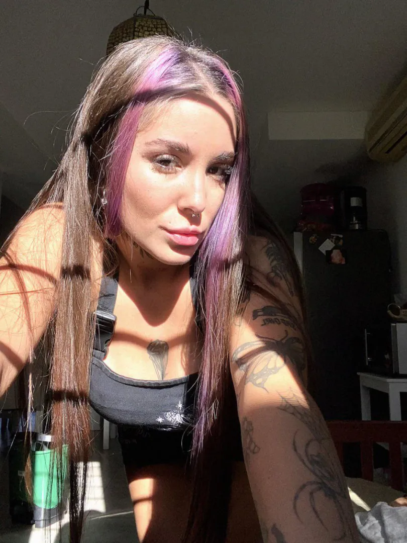 If I were yours, would you show me how you take control daddy? posted by larabiancaa