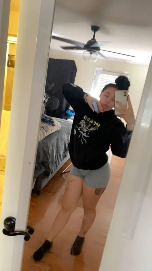 If no one has sent you nudes yet, say YES and I’ll be the first! by vixenonlyxo