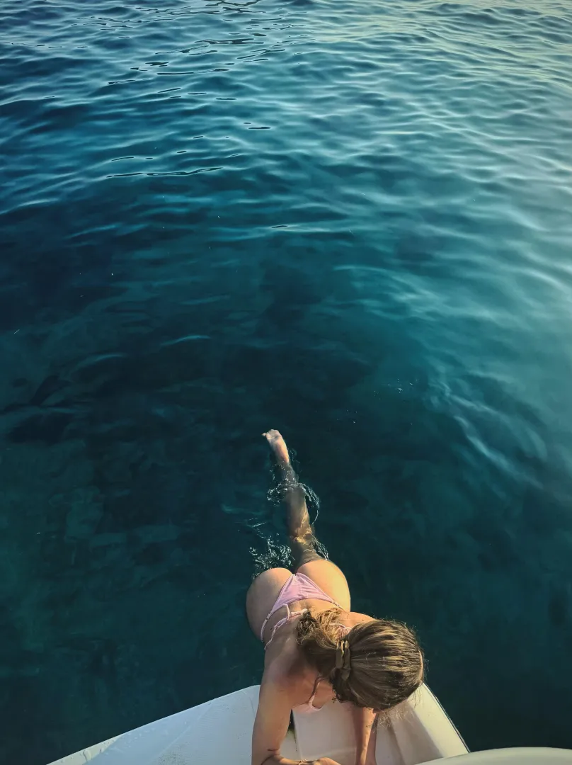 If we spend the night together, would you go back for more? posted by EvvaXo