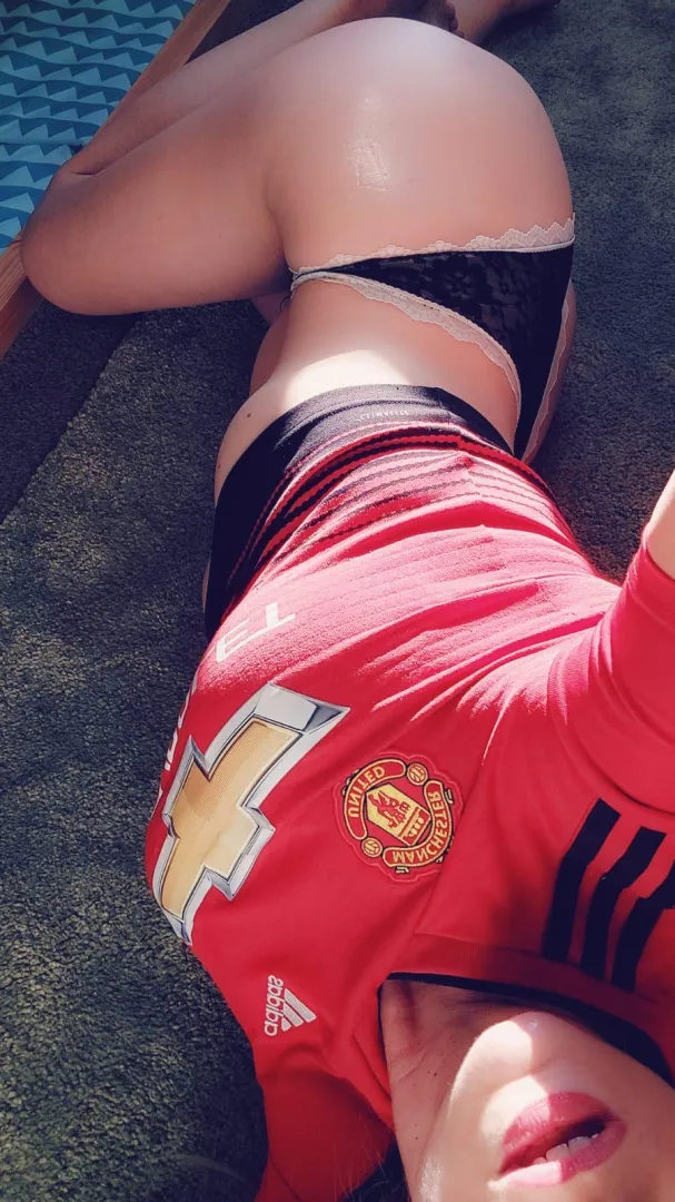 If we win I'll get my bewbs out  posted by Laurawk85