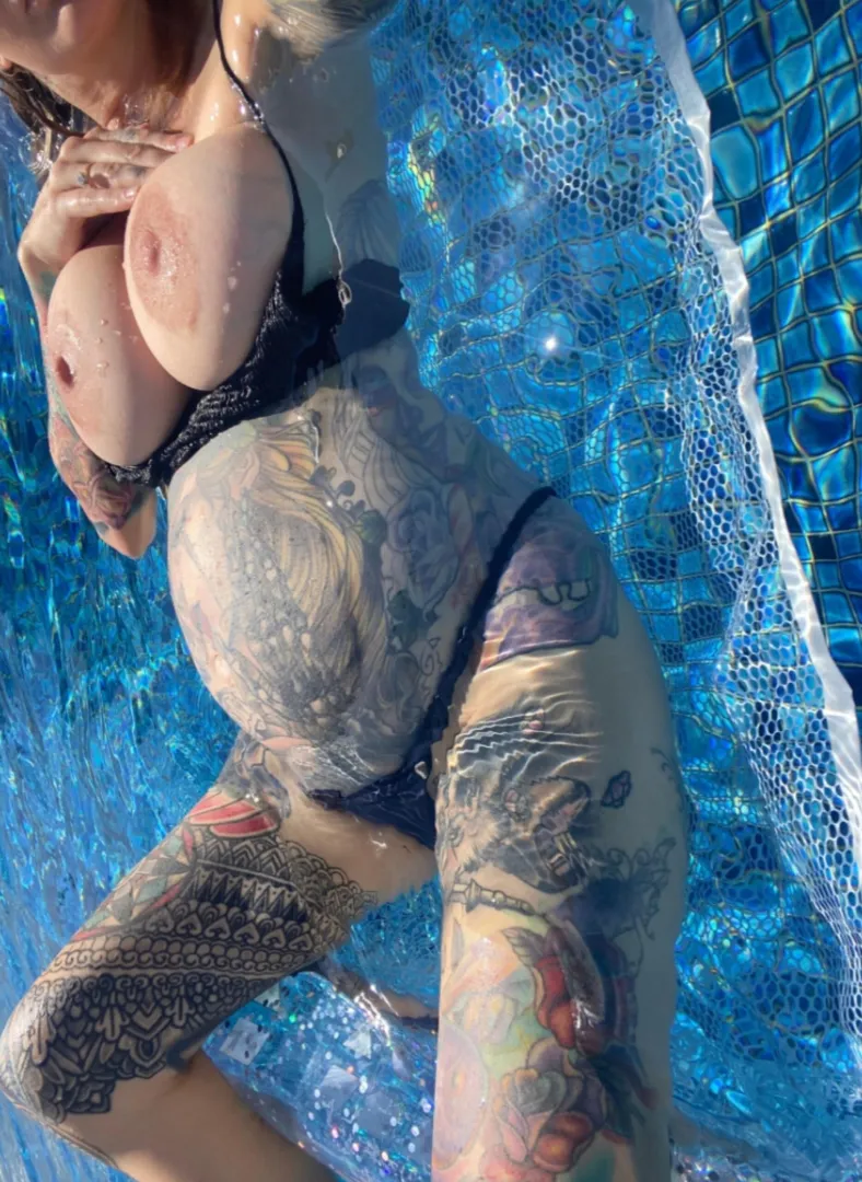 If were your married neighbor, would you fuck me? 34F posted by evelynuncovered