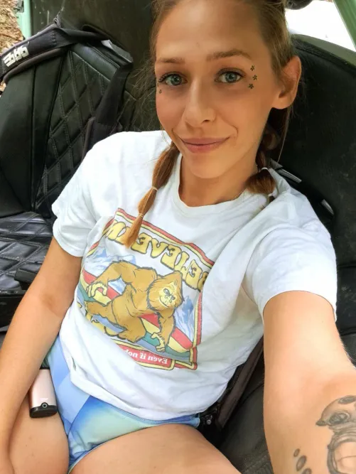 If you are over 30 say yes. I will send my nudes by graceybabexo