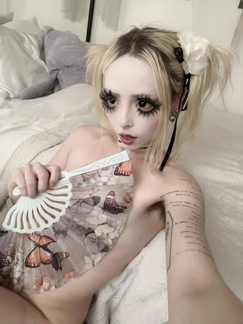 if you say please I might give you treats! by bl0odsyring3