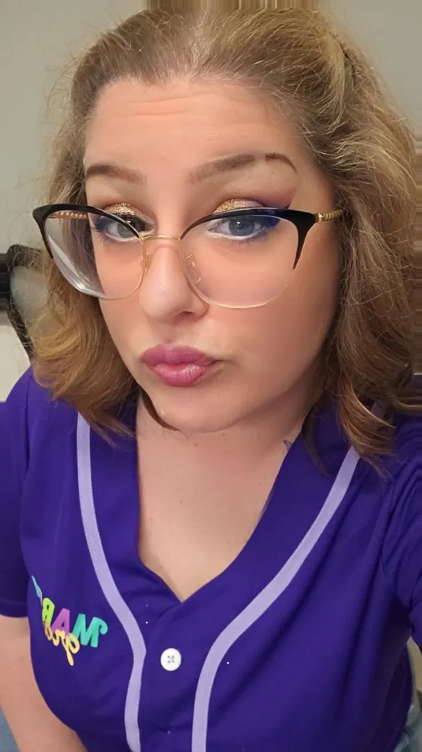 If you see this face and its not this account it isnt me. Apparently my images are being used to catfish in the area posted by AmberSweet666