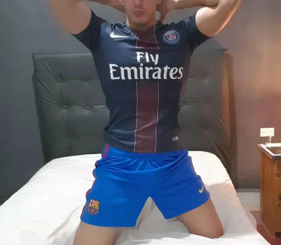 If you want serve to a footbal player come by franfoot