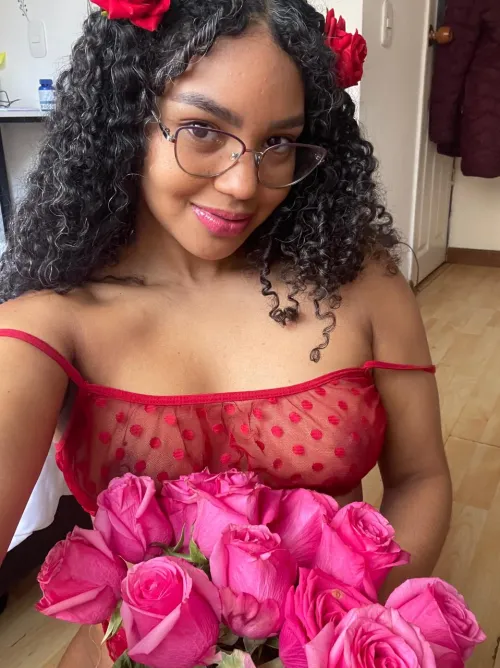 If you want to pamper me, send me roses to my house and I will give you lots of pleasure and love by rubymelano