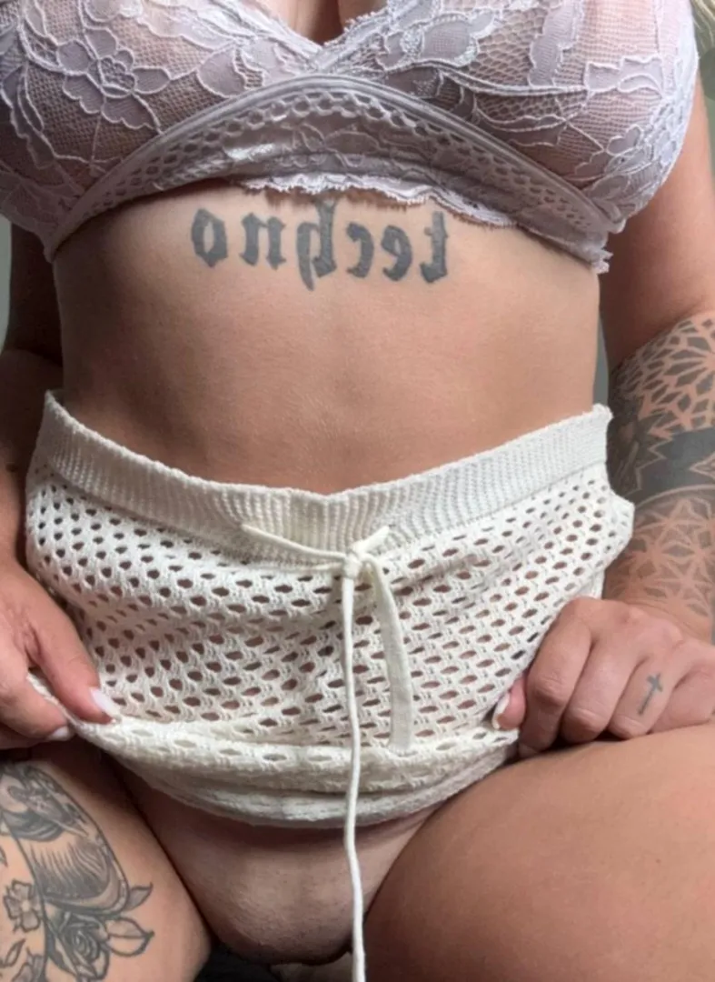 If you were given a choice, would you go for a single mom like me? posted by SugarnSpicex23