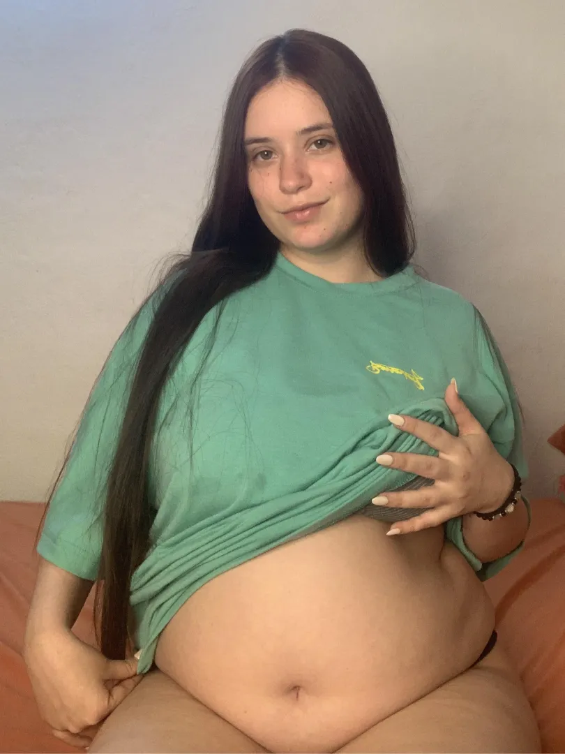 If you would be with a chubby girl like me? posted by auroraachubby