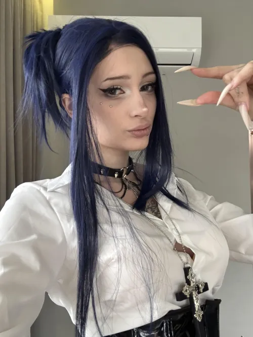 If your penis is less than 7 inches, put the arrow up and i will humiliate you by fallenemoangel3