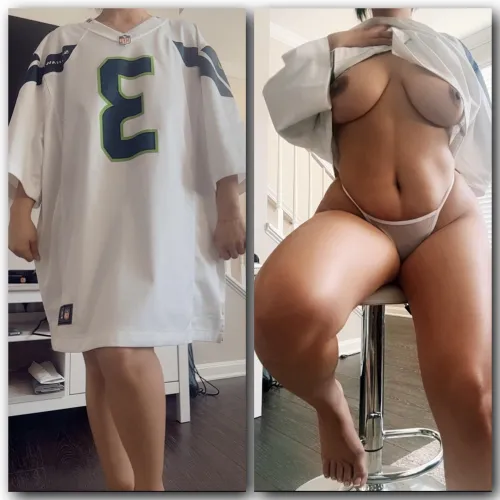 If you’re a Seahawks fan can I get a like  by kittyhaxck