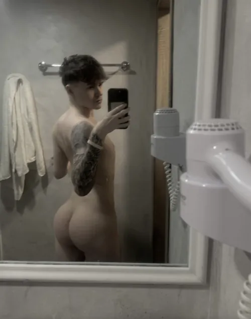 IF you're arab or black hit me up :) by Loud-Function-1582