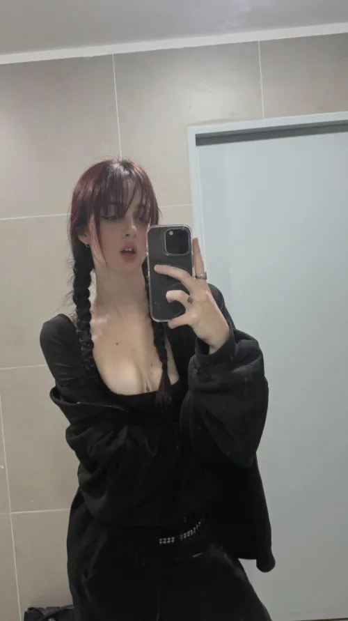 If you’re close + can host, HMU talk 2 me on lntsag:.lunabowtie'. by KBela77