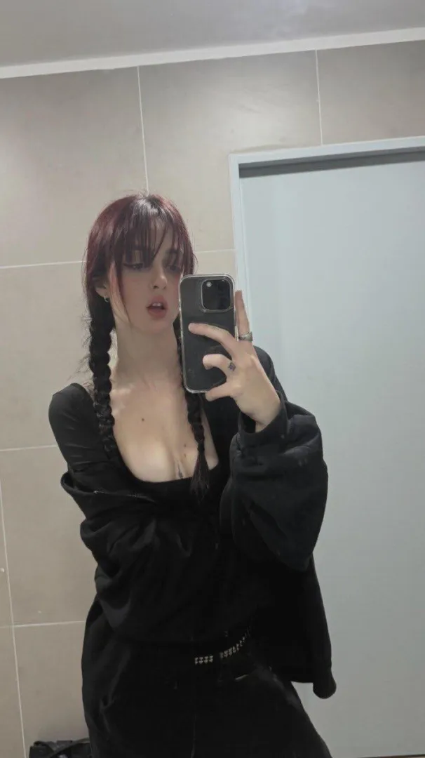 If you’re close + can host, HMU talk 2 me on lntsag:.lunabowtie'. posted by KBela77