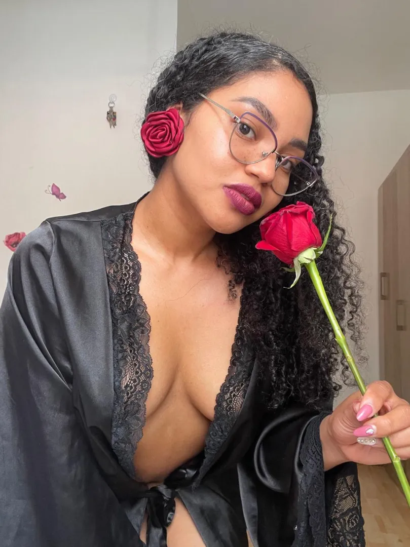 If you're feeling bored and lonely, I can keep you company and bring you some fun. posted by rubymelano