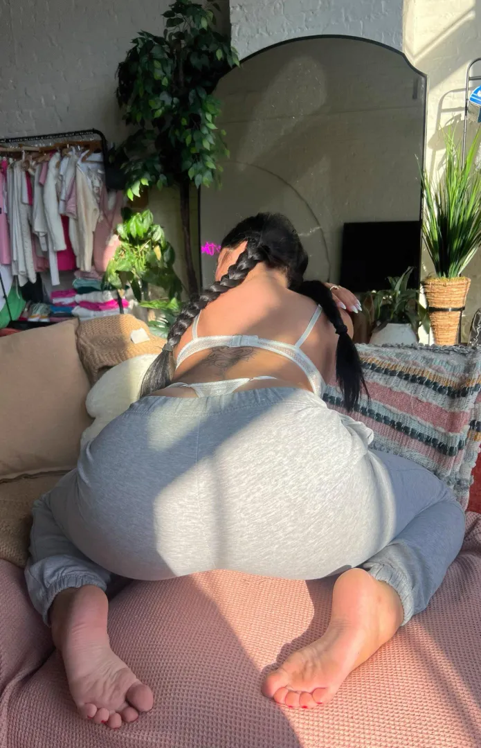 If you’re staring, at least say hi  posted by Independent-Fox-7482