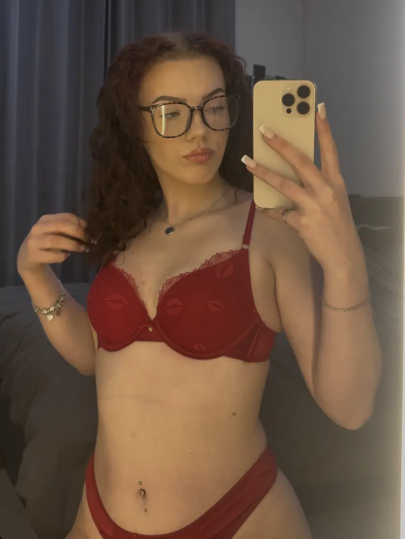 ik im only 19 but ik how to treat u right :) posted by Financial_Clerk5746