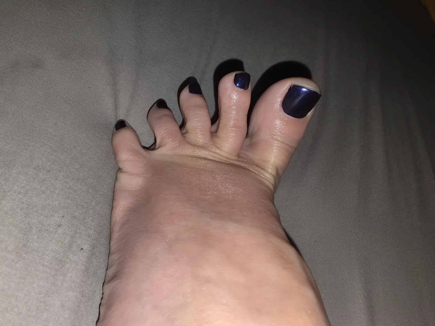 Il spread them, you worship them! posted by PetiteToetalGoddess